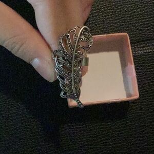 Elegant Silver Feather Ring